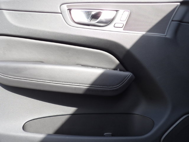 Certified 2024 Volvo XC60 B5 Core AWD/4WD image 13