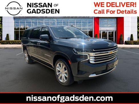 Used 2022 Chevrolet Suburban High Country w/ Premium Package AWD/4WD image 1