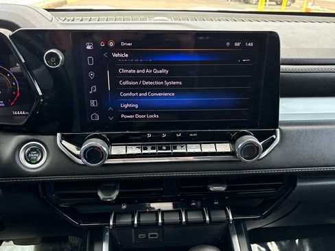 Used 2024 Chevrolet Colorado LT w/ LT Convenience Package image 17