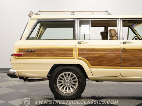 Used 1989 Jeep Grand Wagoneer image 29