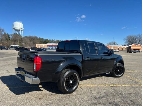 Used 2016 Nissan Frontier SV image 8