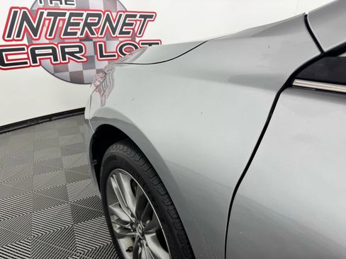 Used 2017 Toyota Camry SE image 21