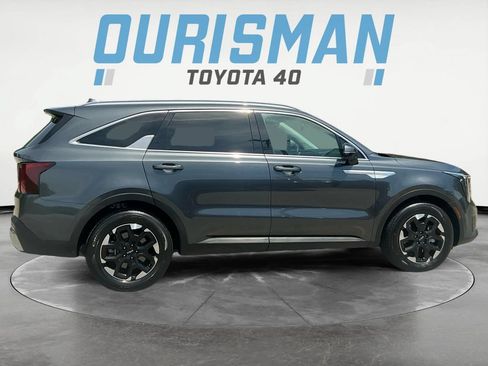 Used 2024 Kia Sorento S FWD image 8