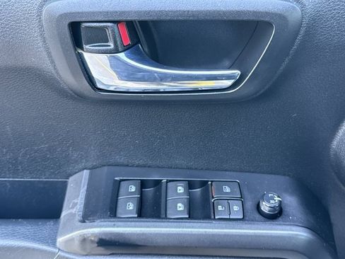 Used 2023 Toyota Tacoma TRD Sport image 19