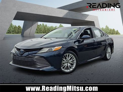 Used 2018 Toyota Camry XLE image 1