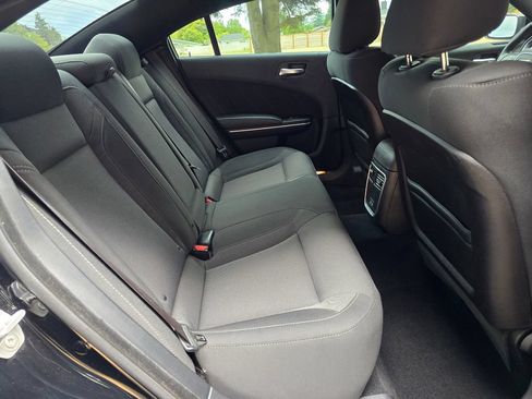 Used 2019 Dodge Charger SXT RWD image 20
