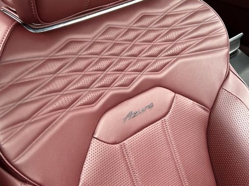 Certified 2023 Bentley Bentayga Extended Wheelbase image 44