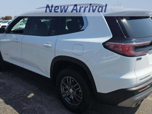 Used 2025 GMC Acadia Elevation FWD image 4