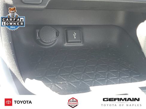Used 2020 Toyota RAV4 XLE AWD/4WD image 32