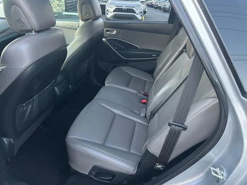 Used 2017 Hyundai Santa Fe FWD image 29