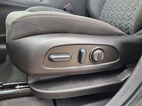 Used 2023 Chevrolet Equinox LT image 20