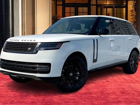 New 2025 Land Rover Range Rover Long Wheelbase SE image 2