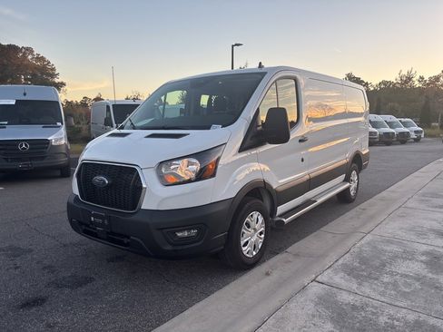 Used 2024 Ford Transit 250 Low Roof w/ Exterior Upgrade Package image 9