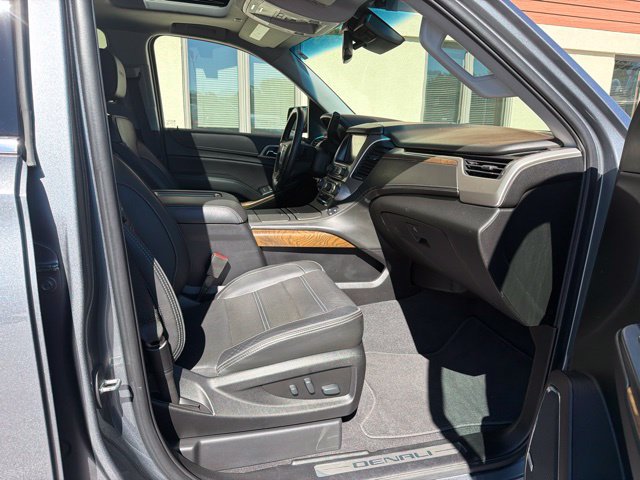 Used 2020 GMC Yukon Denali w/ Denali Premium Package AWD/4WD image 16