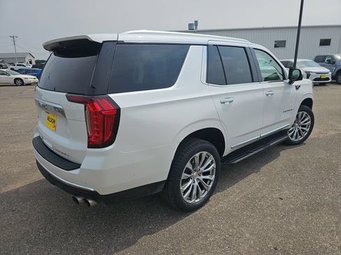 Used 2024 GMC Yukon Denali w/ Advanced Technology Package AWD/4WD image 5