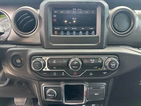 Used 2023 Jeep Gladiator Sport w/ Trailer Tow Package AWD/4WD image 21