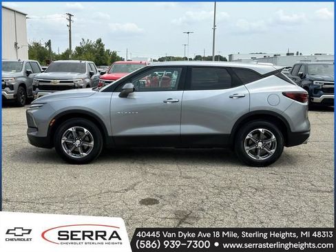 Certified 2024 Chevrolet Blazer LT FWD image 2