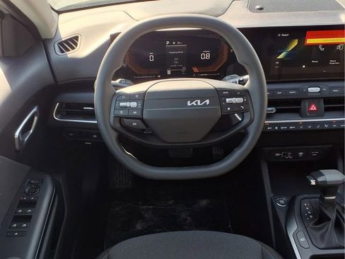 New 2026 Kia K4 FWD image 4