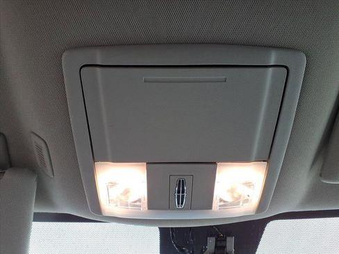 Used 2014 Lincoln MKX FWD w/ Equipment Group 101A image 21