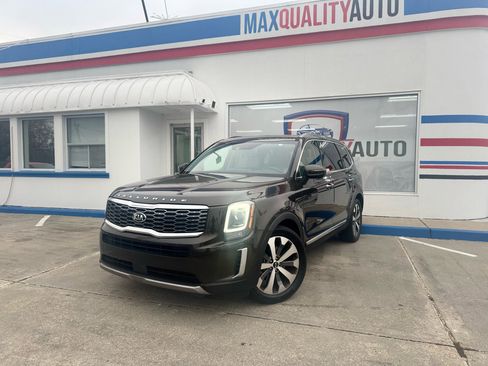 Used 2020 Kia Telluride S w/ S 8 Passenger Seating Package image 2