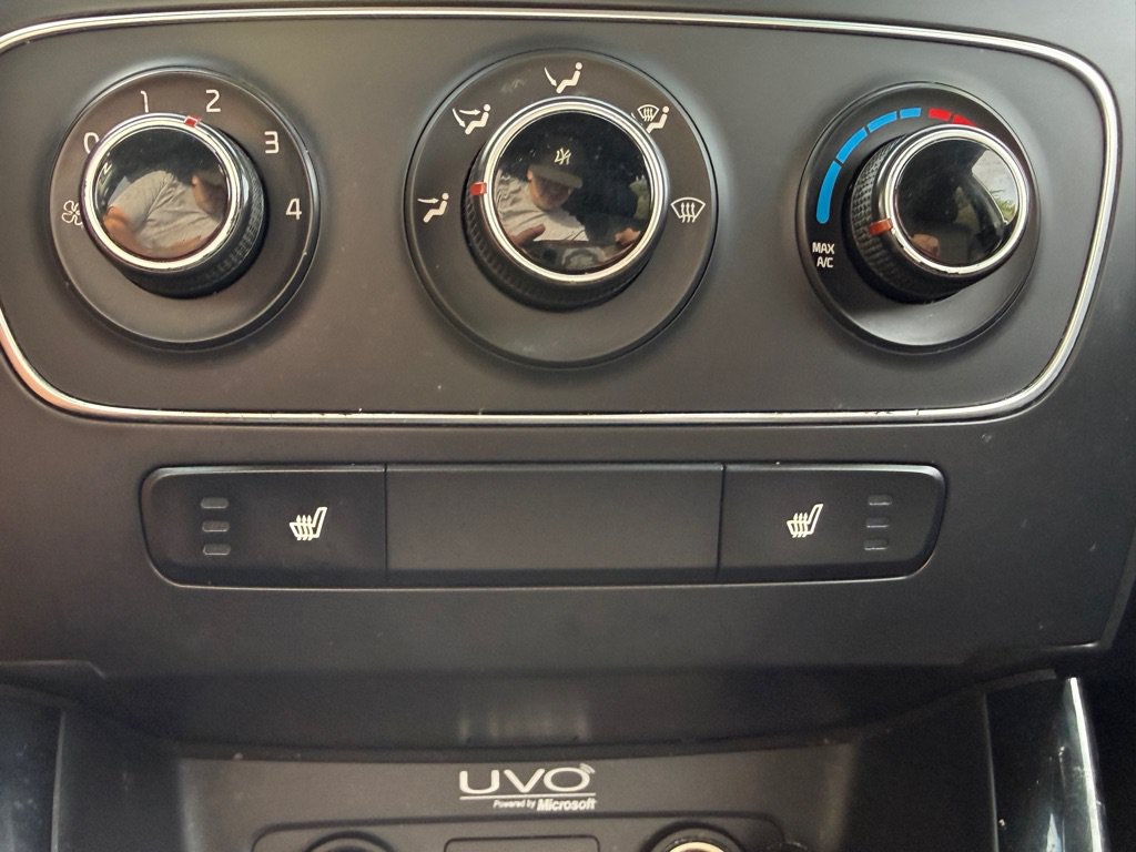 Used 2014 Kia Sorento LX FWD image 13