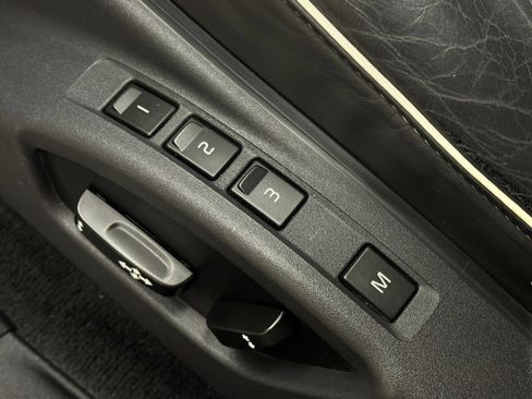 Used 2016 Volvo XC60 T6 R-Design Platinum w/ Climate Package image 14