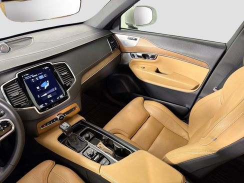 Used 2017 Volvo XC90 T6 Inscription w/ Vision Package image 25