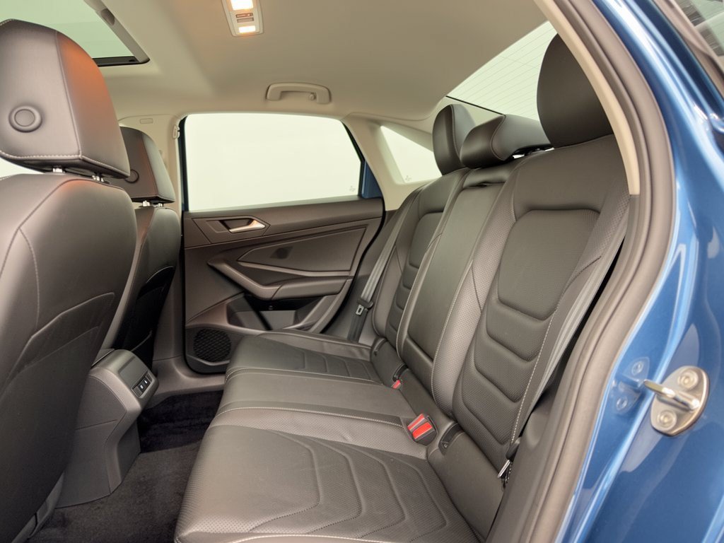 Used 2021 Volkswagen Jetta SEL Premium FWD image 25