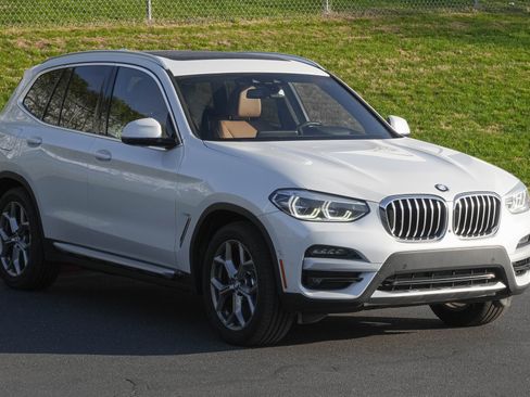 Used 2021 BMW X3 xDrive30i w/ Executive Package image 2