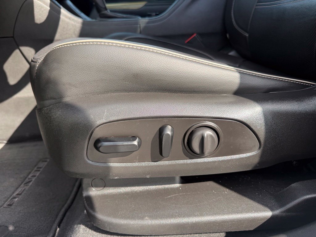 Used 2019 GMC Acadia Denali w/ Technology Package AWD/4WD image 27
