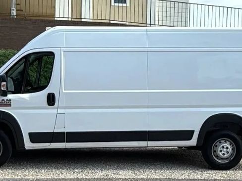 Used 2017 RAM ProMaster 2500 FWD image 2