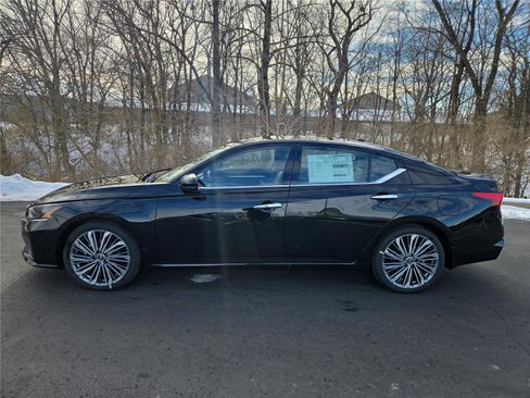 New 2025 Nissan Altima 2.5 SL FWD image 5