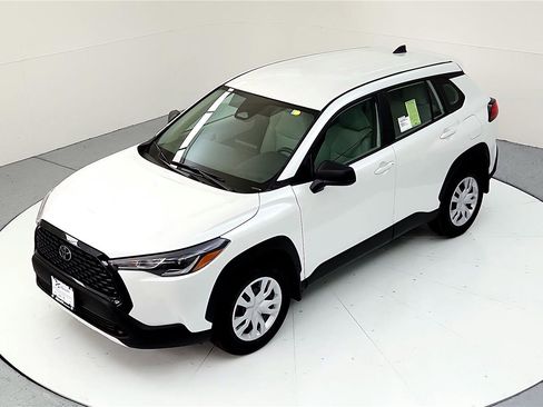 Used 2023 Toyota Corolla Cross L image 14