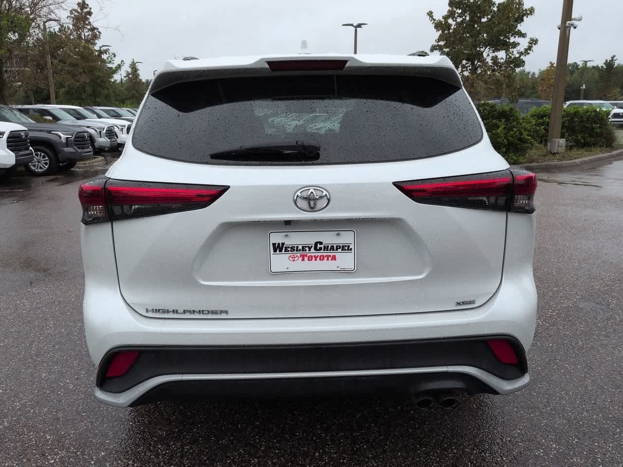 Used 2023 Toyota Highlander XSE FWD image 5