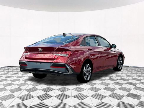 New 2025 Hyundai Elantra SEL image 11