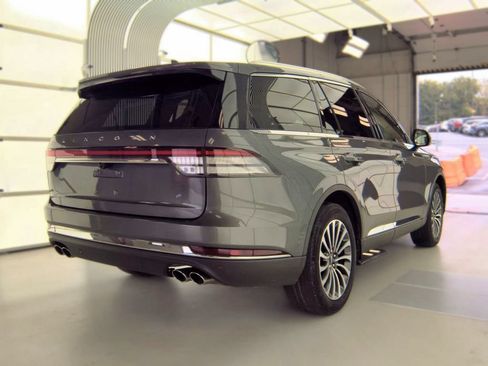 Used 2022 Lincoln Aviator AWD w/ Premium Package image 7