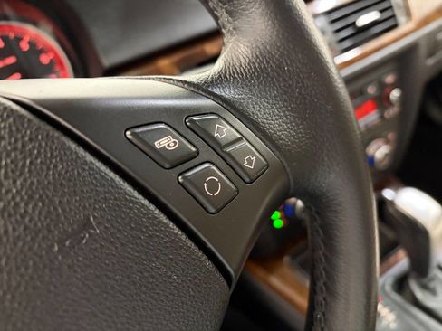 Used 2011 BMW 328i xDrive Sedan image 19