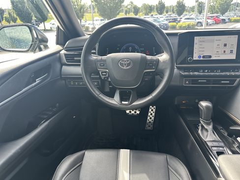 Used 2025 Toyota Camry SE w/ Convenience Package AWD/4WD image 16