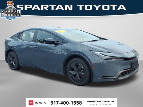 Used 2024 Toyota Prius LE FWD image 5