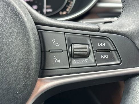 Used 2019 Alfa Romeo Stelvio Ti image 39