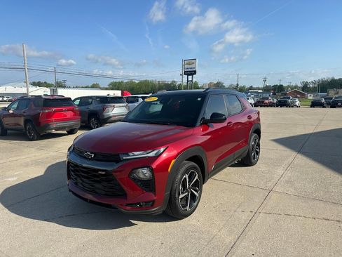 Used 2022 Chevrolet TrailBlazer RS w/ Technology Package AWD/4WD image 3