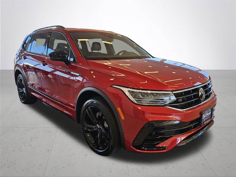 Used 2024 Volkswagen Tiguan SE R-Line AWD/4WD image 5
