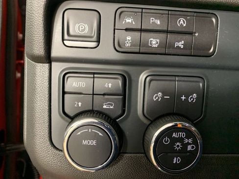 Used 2025 Chevrolet Tahoe Premier image 20