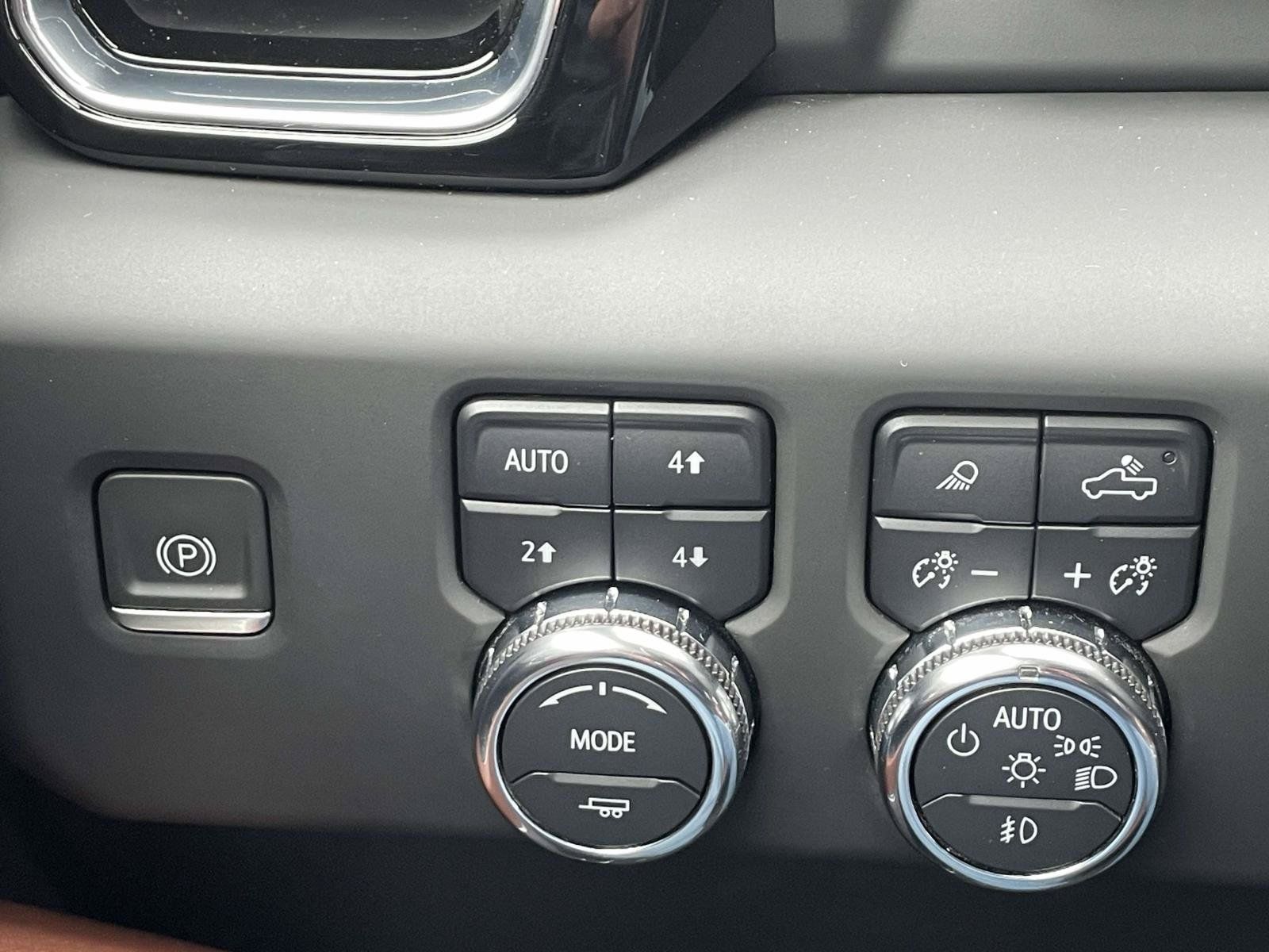 Certified 2024 GMC Sierra 2500 Denali Ultimate AWD/4WD image 34
