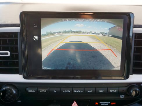 Used 2022 Hyundai Venue Limited image 12