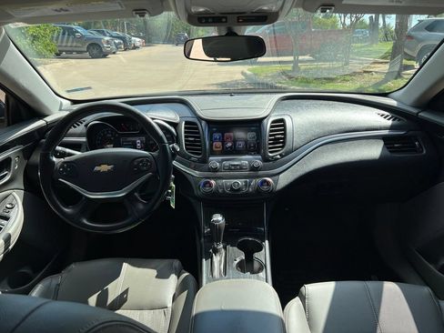 Used 2017 Chevrolet Impala LT FWD image 12