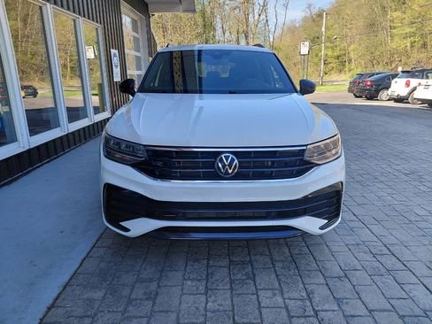 Used 2022 Volkswagen Tiguan SE R-Line image 2