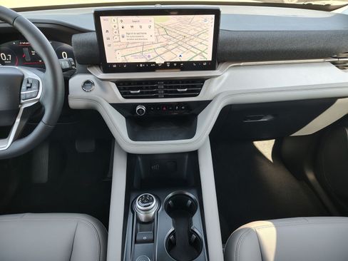 New 2026 Ford Explorer Active w/ Active Comfort Package RWD image 7