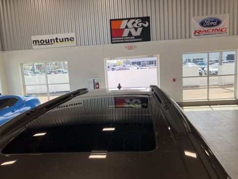 Used 2020 Chrysler Pacifica Limited w/ S Appearance Package FWD image 10