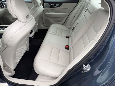 Used 2019 Volvo S60 T6 Inscription image 11